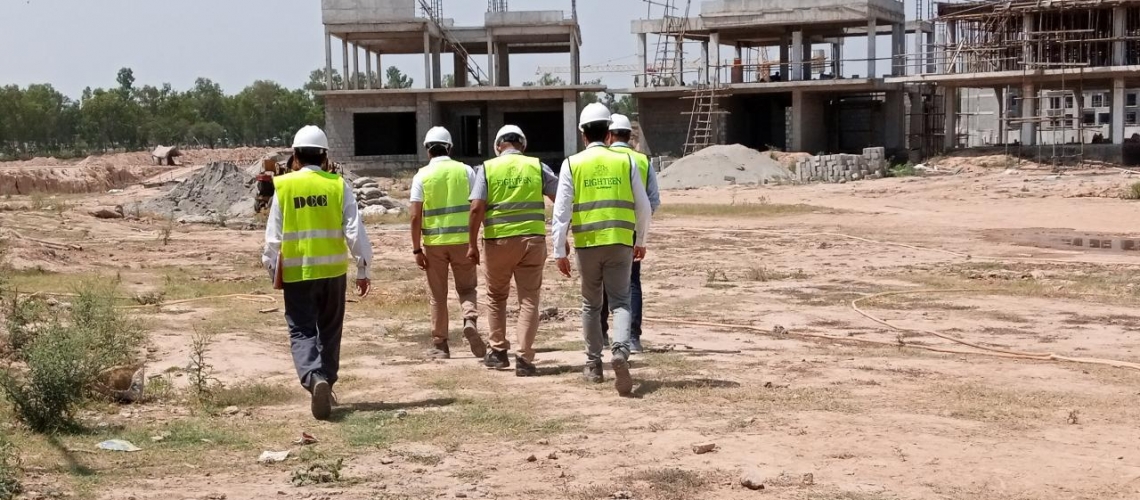 Building Dreams: The Comprehensive Guide to Choosing the Right Construction Company