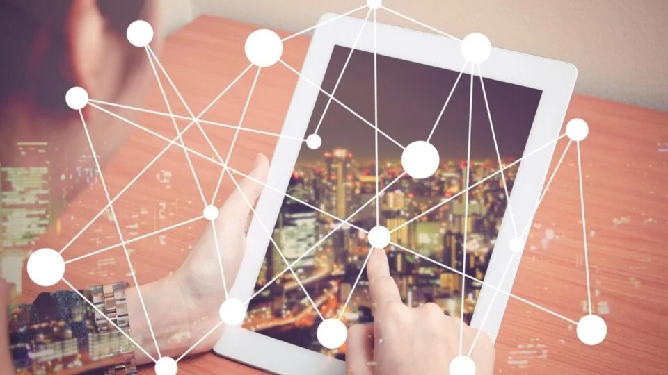 Future of Data: Modernizing Management with Data Fabric Arch