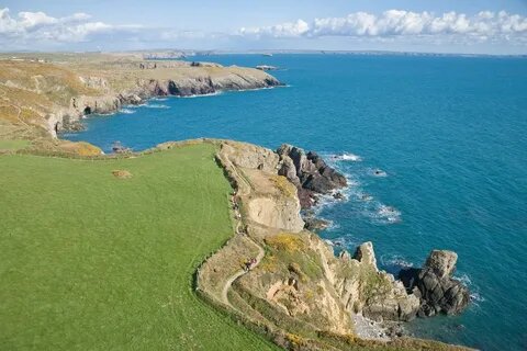How to Find Pembrokeshire Campsites with Campfires Allowed