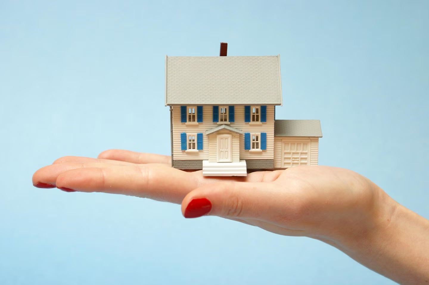 How to Buy a Home with an Immobilienmakler in Blankenese