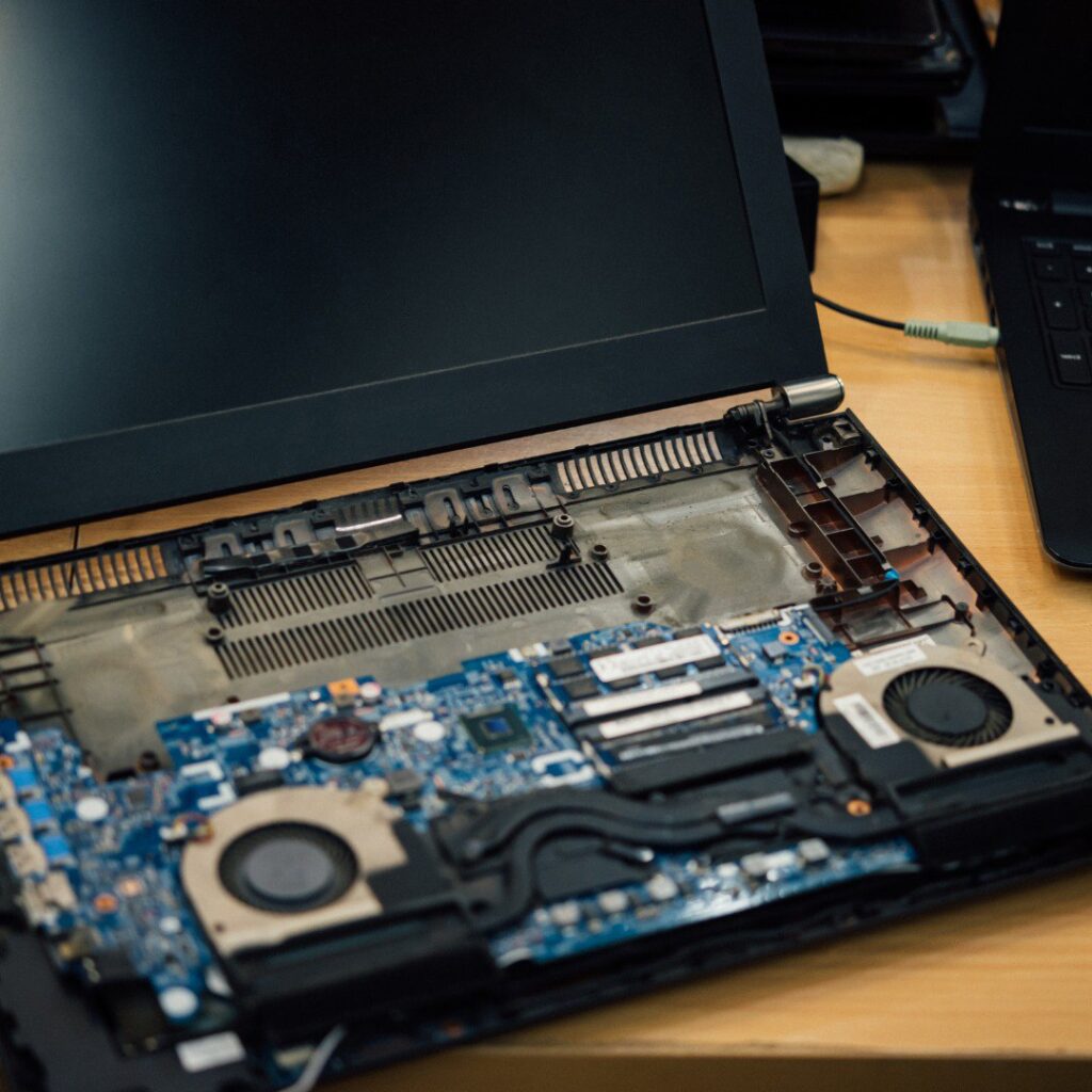 Why GeekSquards is Best For Laptop Repair Services?