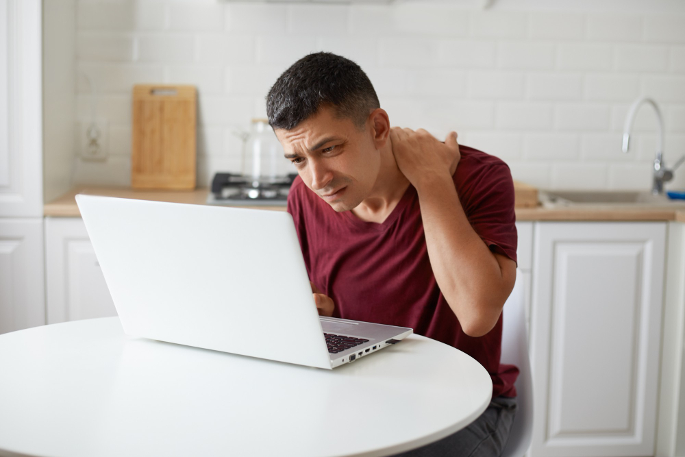 10 Ways to Relieve Shoulder and Neck Pain