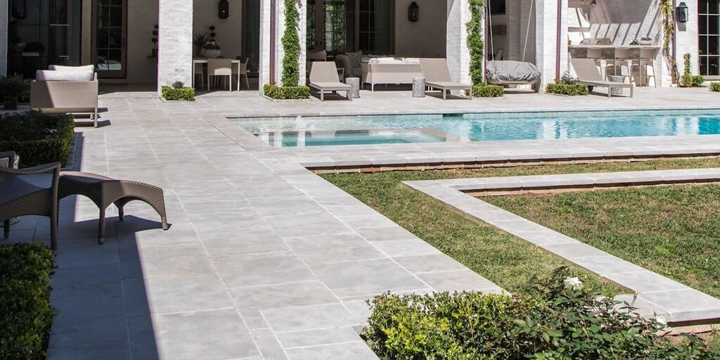 Meaningful Decoration for Thanksgiving Using Travertine Tile
