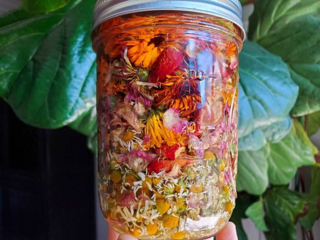 Unlocking the Power of Natural Herbal Oil Blends in Artisan