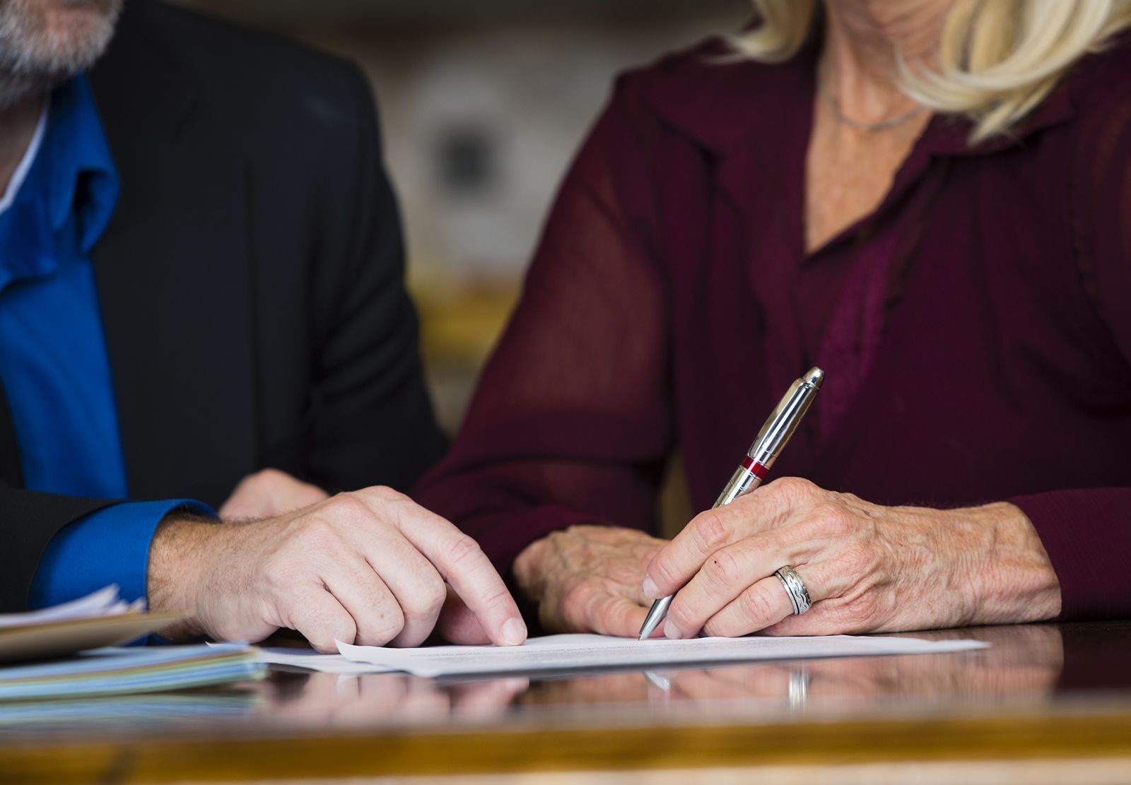 How to Ensure Compliance with UK Will Laws Using Solicitors