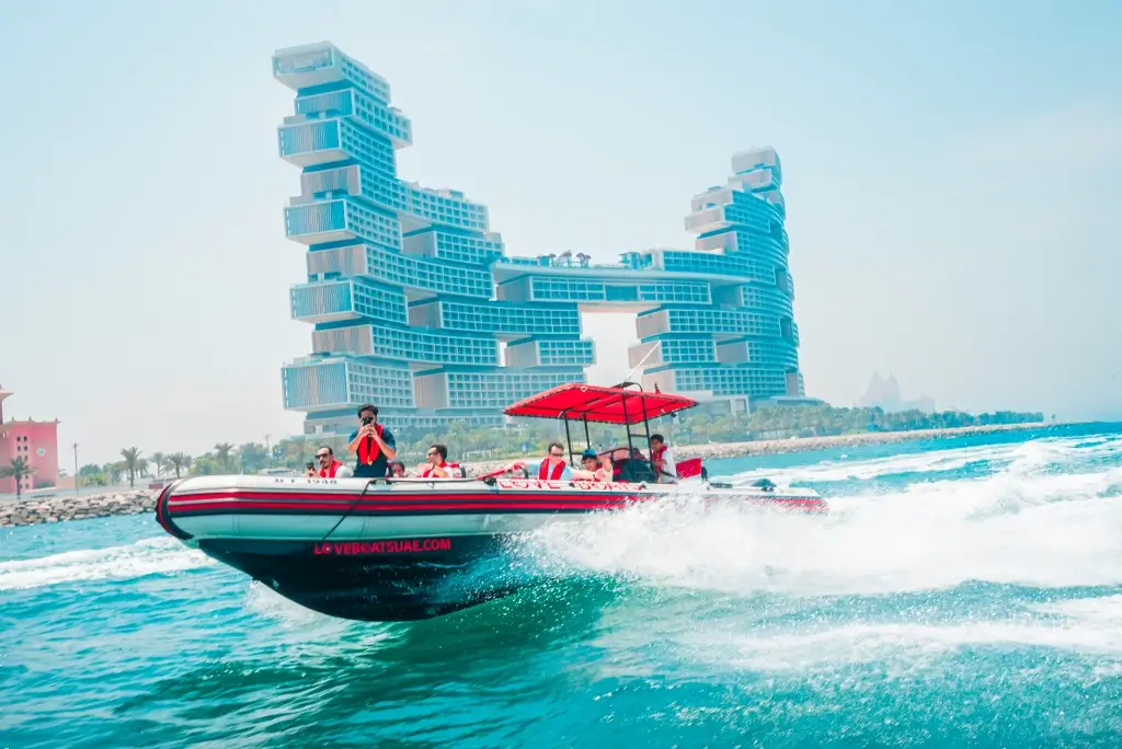 How to Create Lasting Memories on a Love Boat