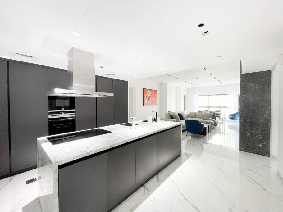 Luxury Kitchen Wrapping in Palm Jumeirah & Dubai Marina