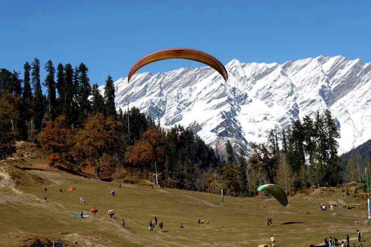 Chandigarh to Manali Taxi