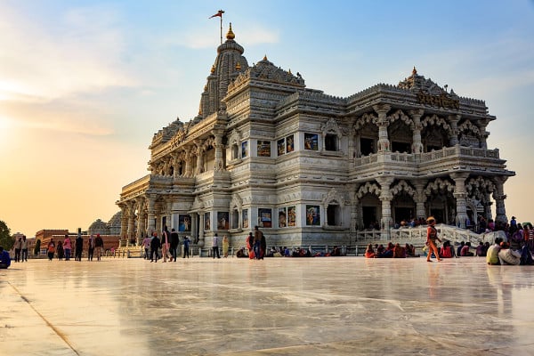 Delhi to Vrindavan Cab