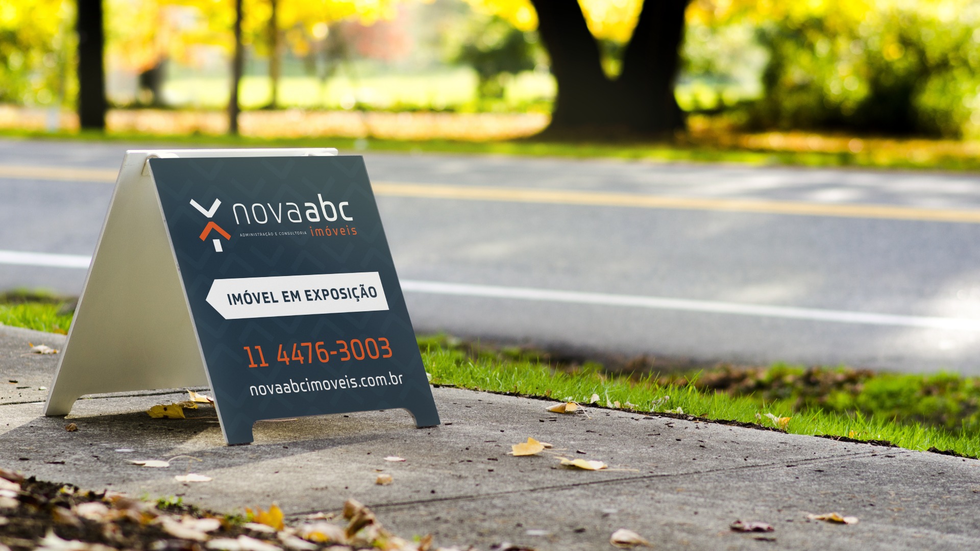 How to Use Sidewalk Signs and Stationery to Build Strong Local Connections