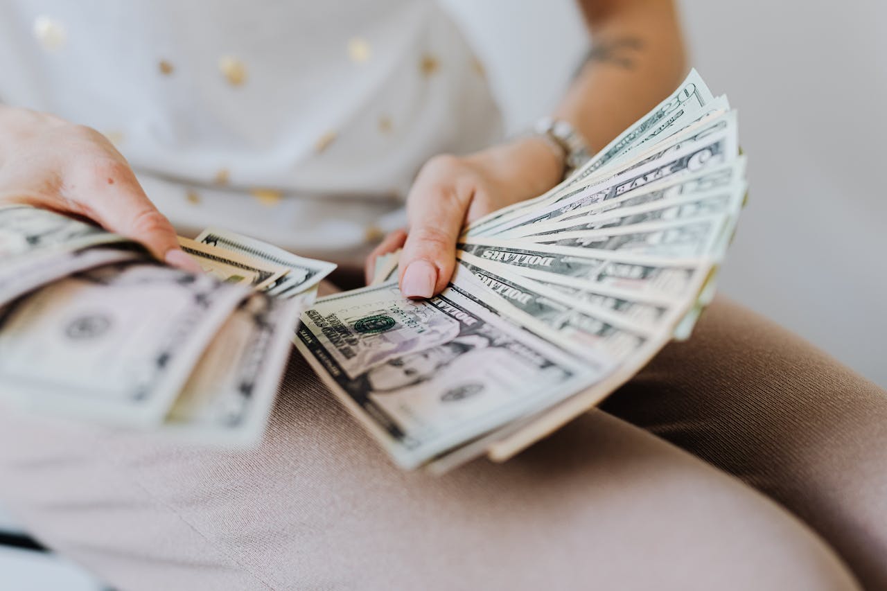 Passive Income ? Make Money Watching Content Online
