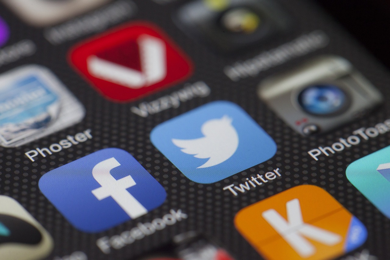 Why Choosing a Local Social Media Company in Faridabad