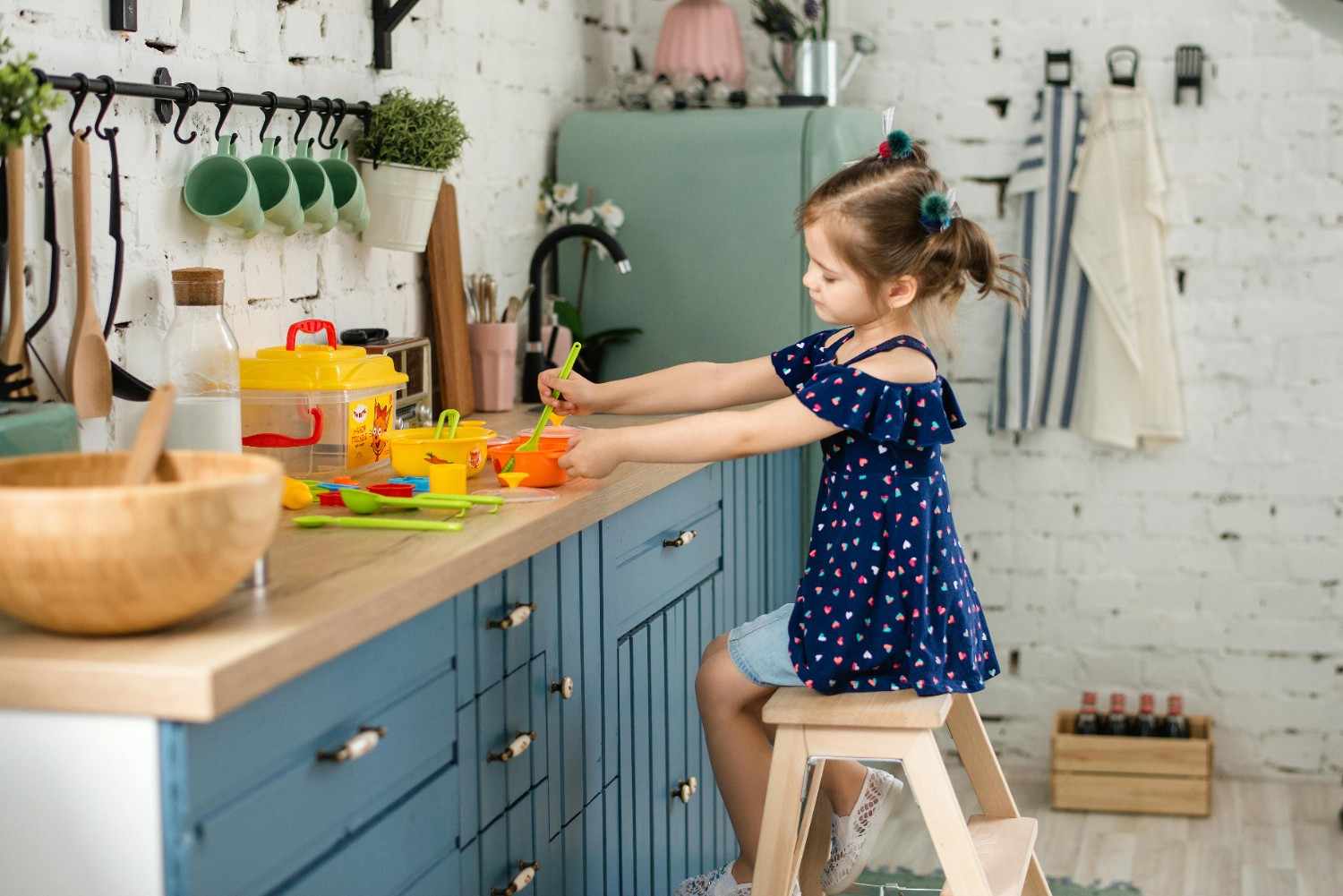 Fun Learning Activities with a Kids Wooden Kitchen Set