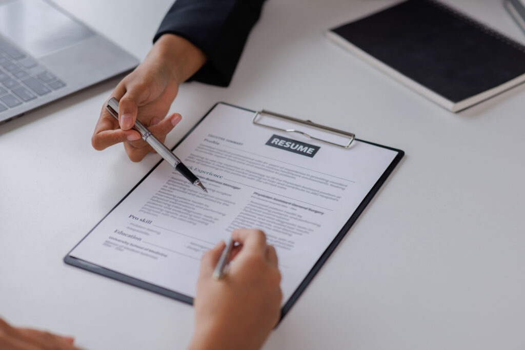 How Professional Resume Services Improve Hiring Chances