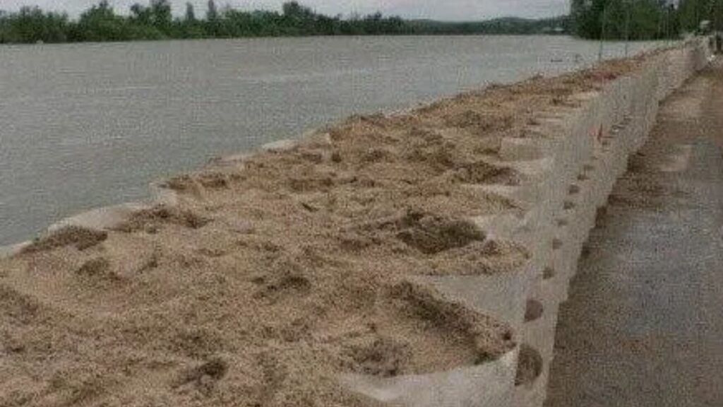 Flood Barriers: How Much Do They Cost in 2025?