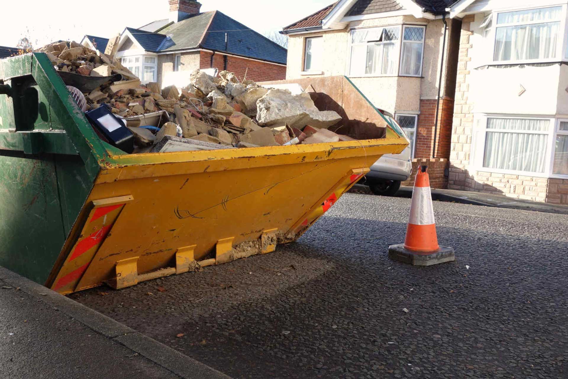 How to Minimize Waste Contamination in Skips