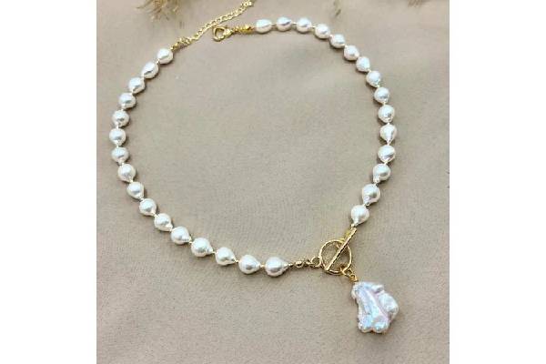 Classic Necklace for Women: Timeless Elegance and Enduring Style