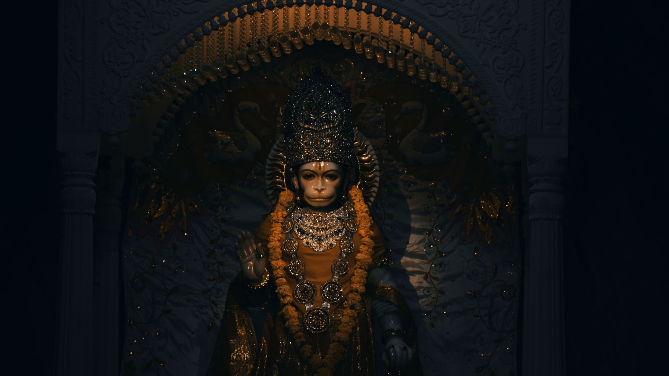 Right Day to Visit Mehandipur Balaji – Chola & Sawamani