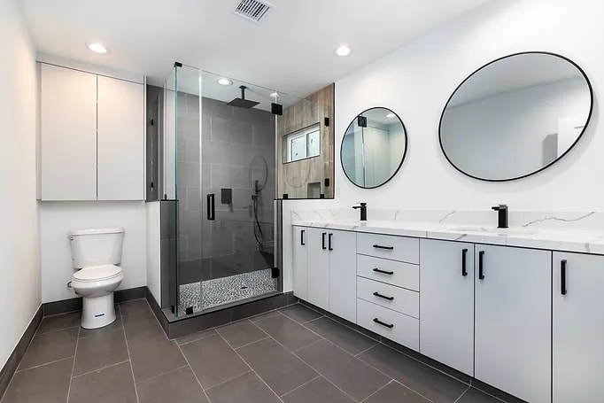 12 Design Tricks That Make Bathrooms Feel Bigger