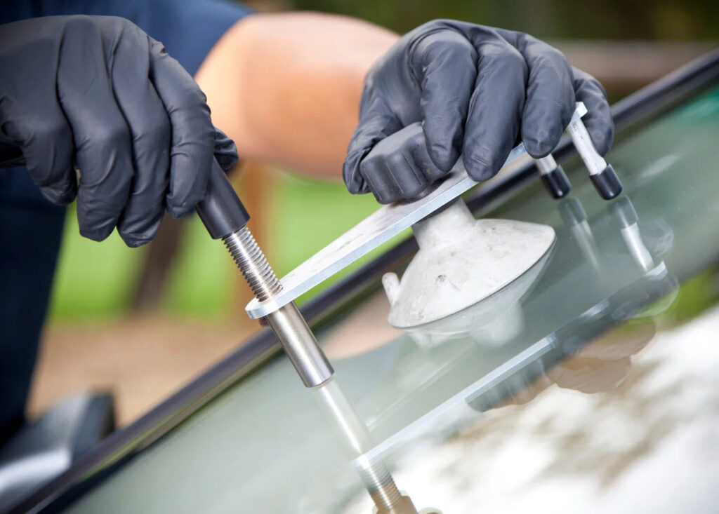 Why Mobile Auto Glass Replacement Is Your Best Option