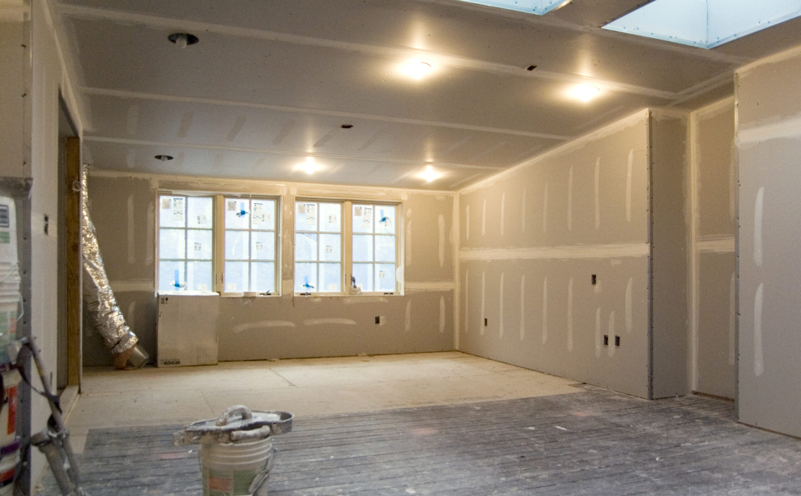 Choose the Best Contractor for Drywall Calgary Projects