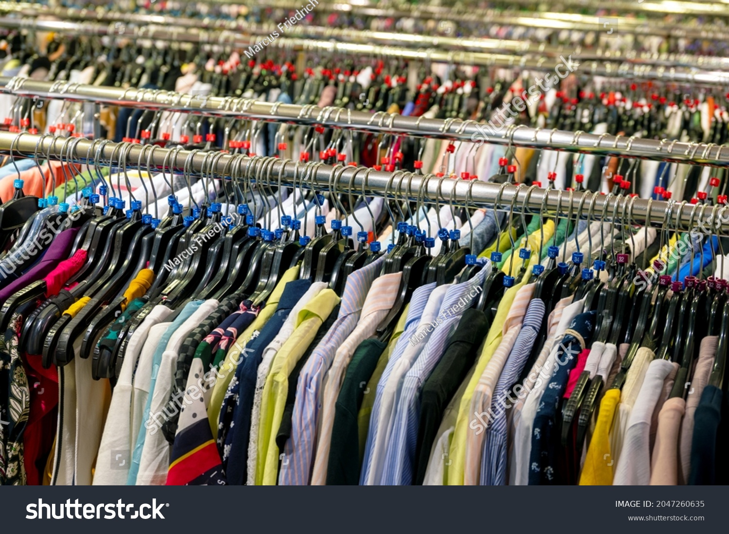 π Clothing Manufacturer: How to Choose the Right Partner