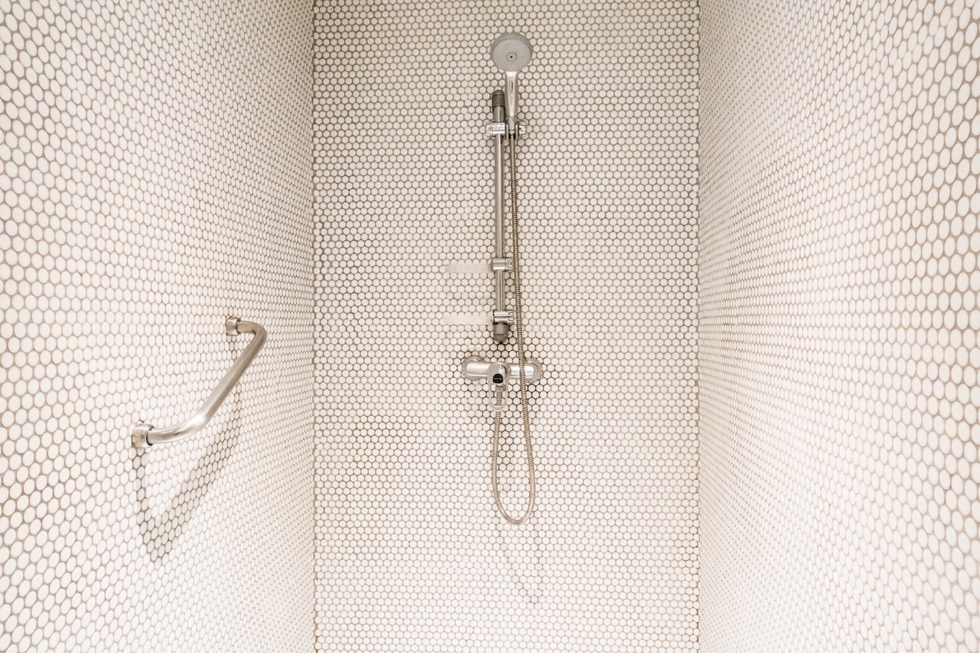How to Maintain and Clean Your Handicap Grab Bars